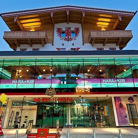Harakiri Partyhouse Hotel Mayrhofen Exterior foto