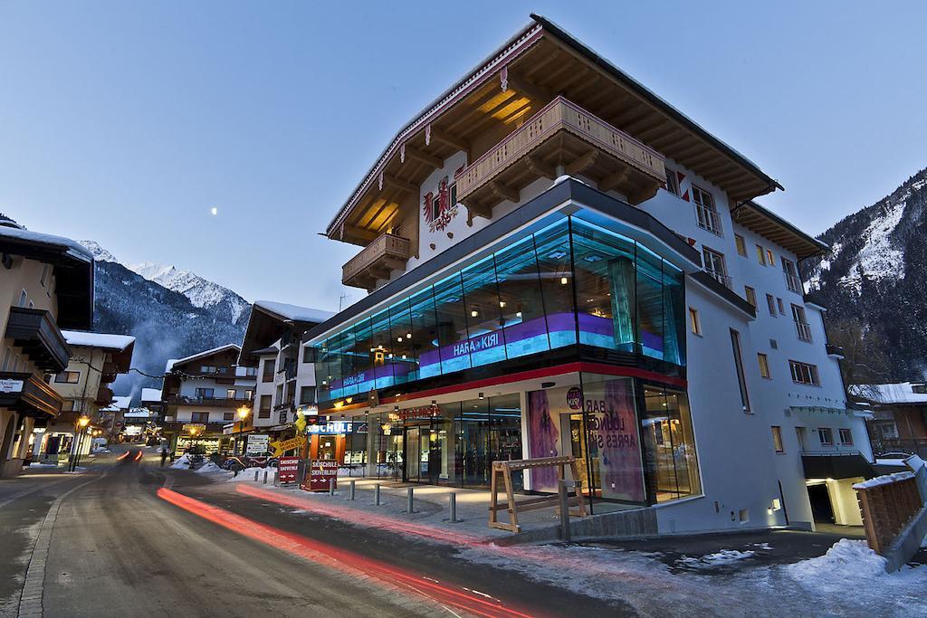 Harakiri Partyhouse Hotel Mayrhofen Exterior foto