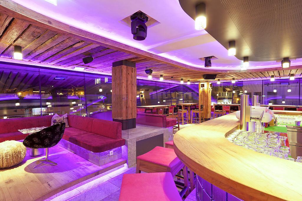 Harakiri Partyhouse Hotel Mayrhofen Exterior foto