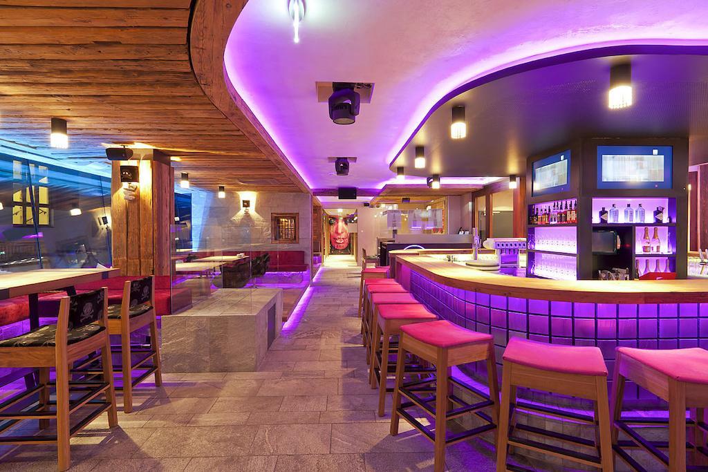 Harakiri Partyhouse Hotel Mayrhofen Exterior foto