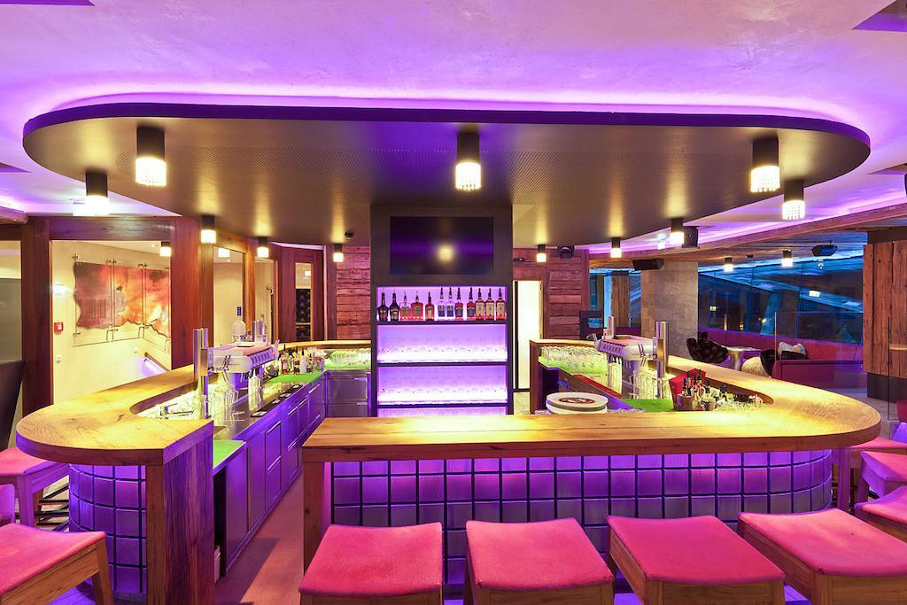 Harakiri Partyhouse Hotel Mayrhofen Exterior foto
